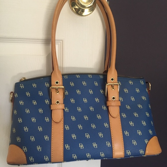 Dooney and Bourke purse - Picture 3 of 6